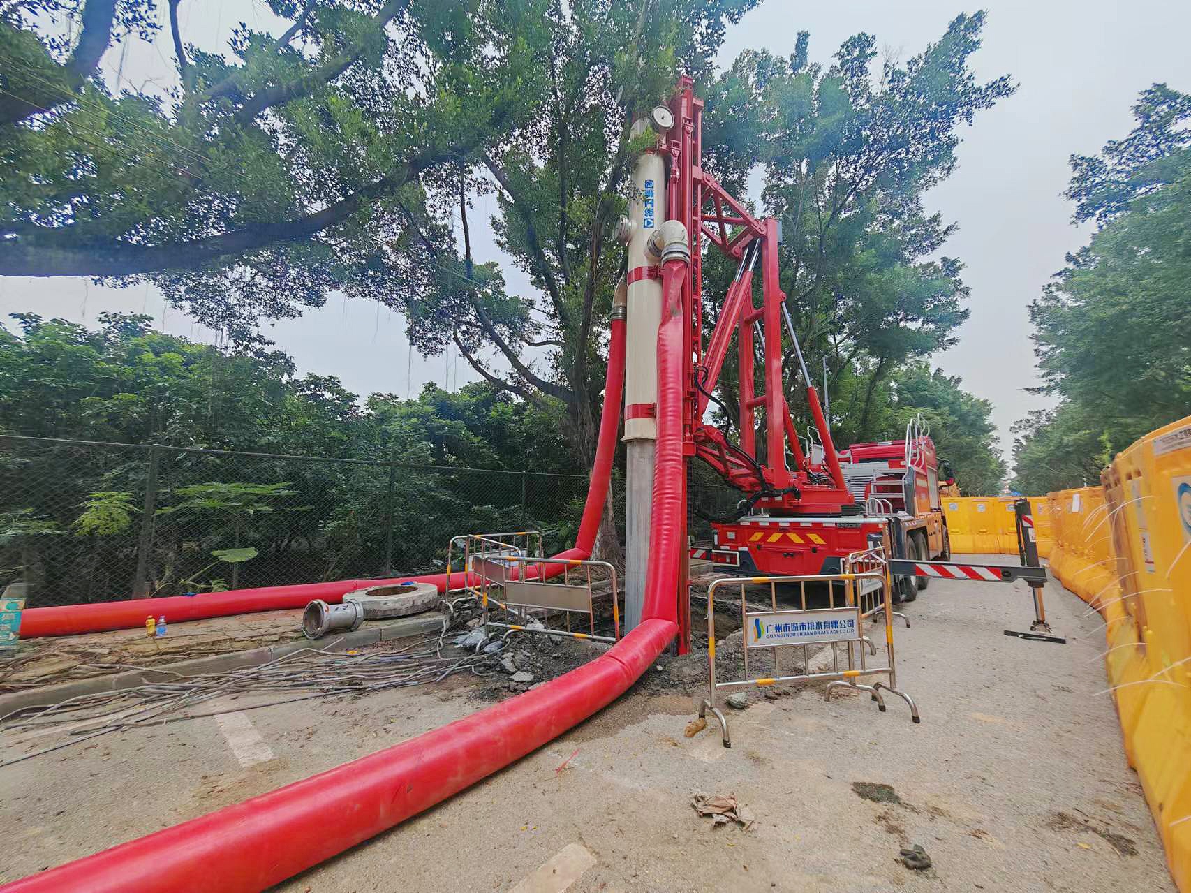 披星戴月！徐工排澇車被廣州點(diǎn)贊！