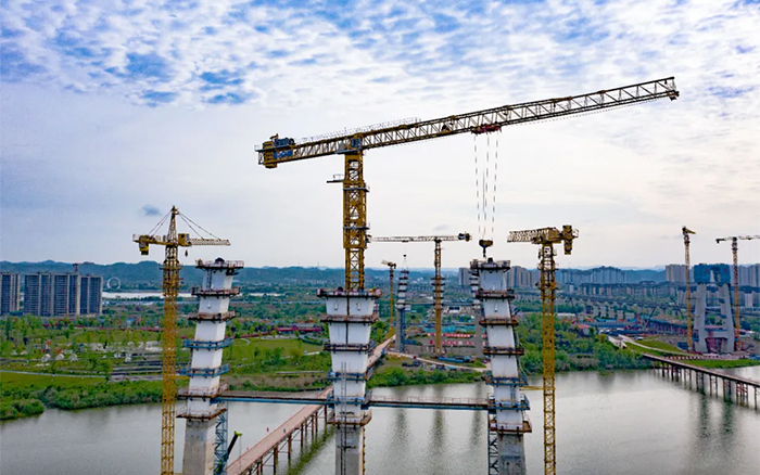 助力涪江兩岸“雙向奔赴”，徐工群塔顯身手！