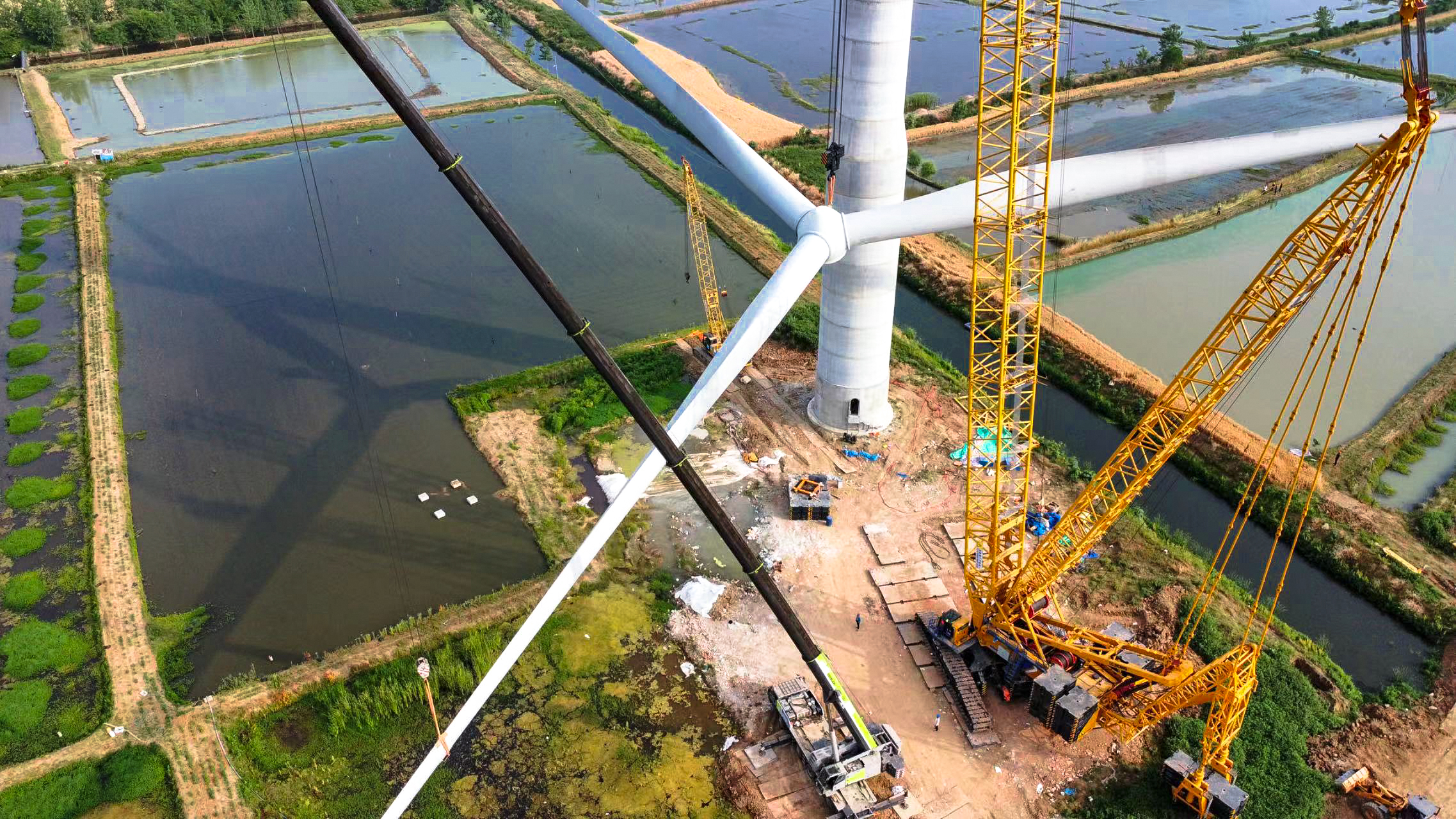 【全球之履】阜陽(yáng)站！XLC17000助力160米風(fēng)機(jī)安裝~