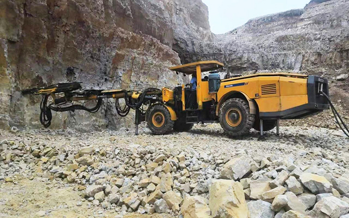 “化水為電”，徐工鑿巖臺(tái)車提速水電站擴(kuò)機(jī)工程