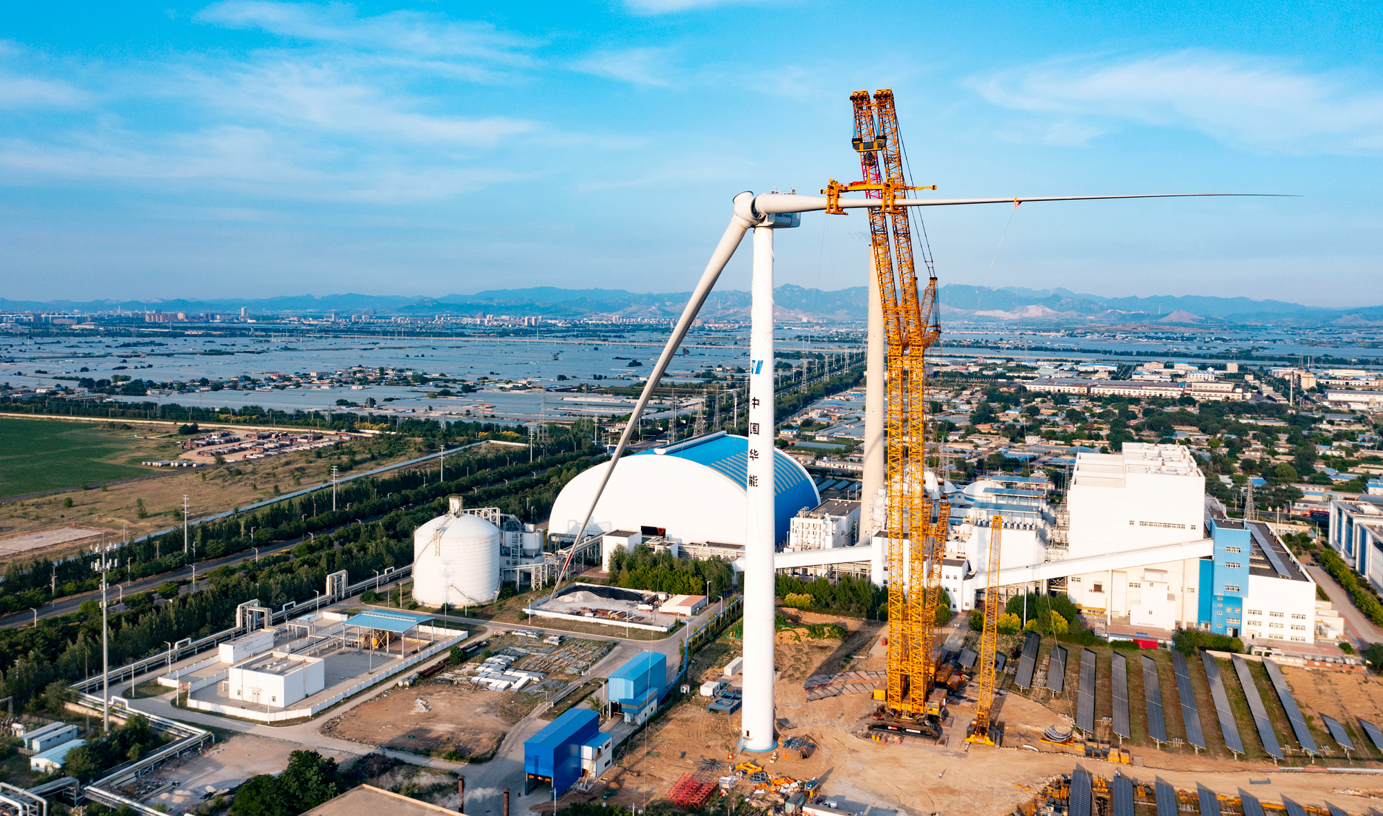 4000噸級(jí)履帶起重機(jī)海上風(fēng)電首秀！徐工新成就達(dá)成（√）