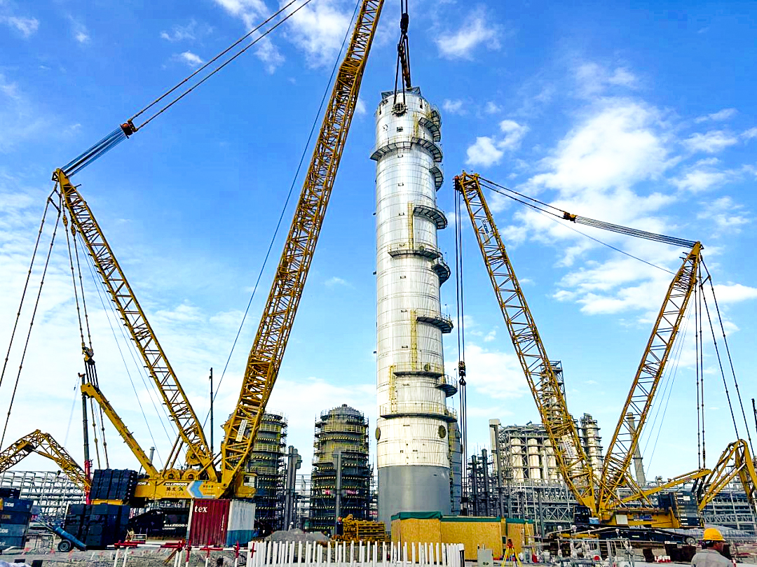 10天3鉤！徐工XGC88000助力2050噸“西北最高”塔器就位