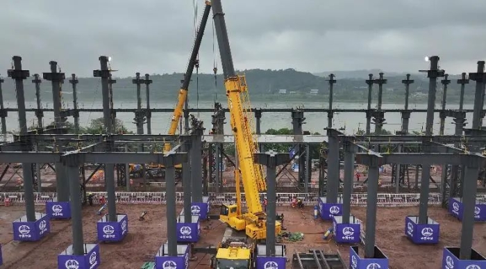 這把高端局！徐工G2起重機(jī)助力成渝鐵路改造！