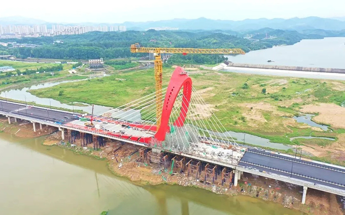 提前55天合龍！徐工XGT2230-100S編織“紅色搖籃”