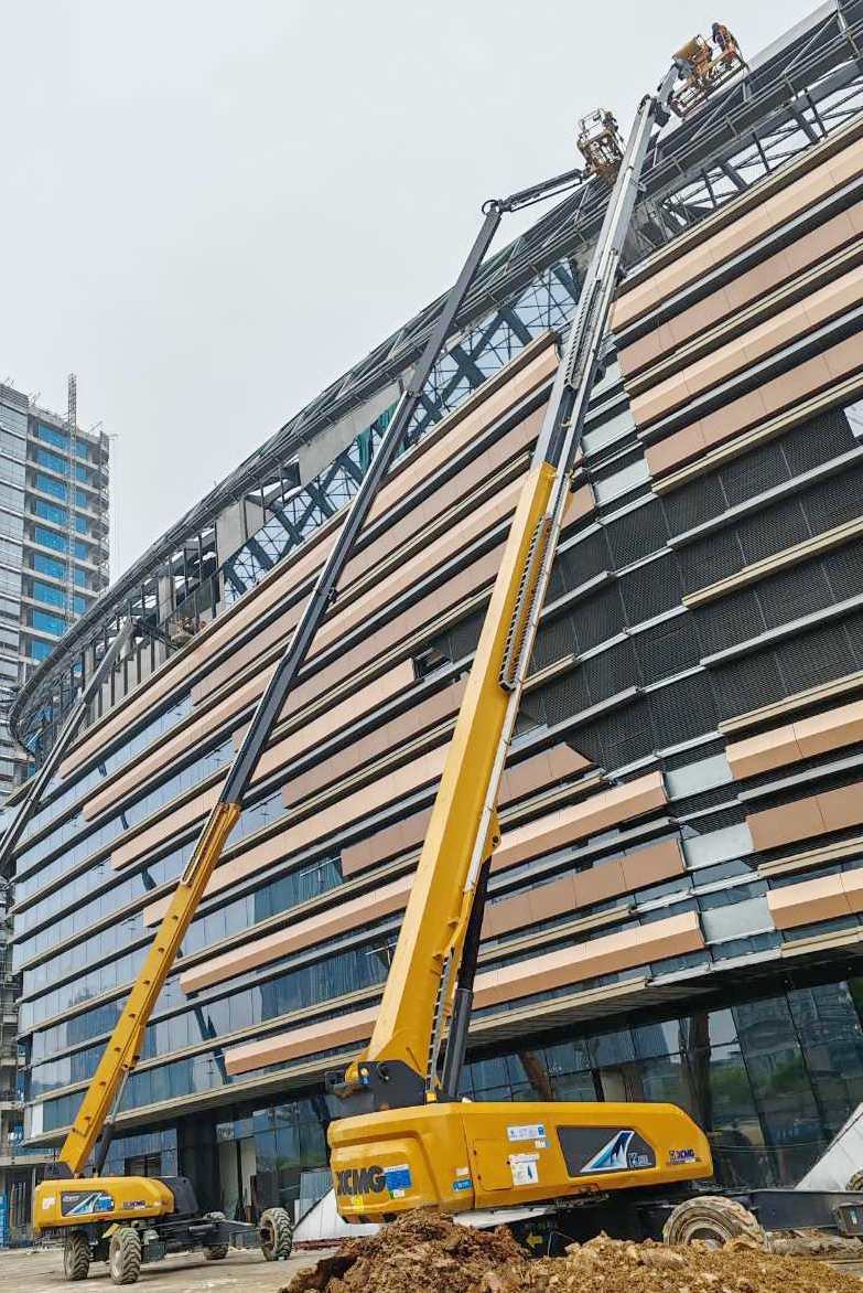 從藍(lán)圖到實(shí)景，徐工XGS40ACK-Li助力德清金融廣場(chǎng)崛起