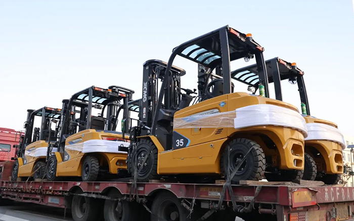 開門紅！百余臺(tái)徐工新能源叉車赴廣東→