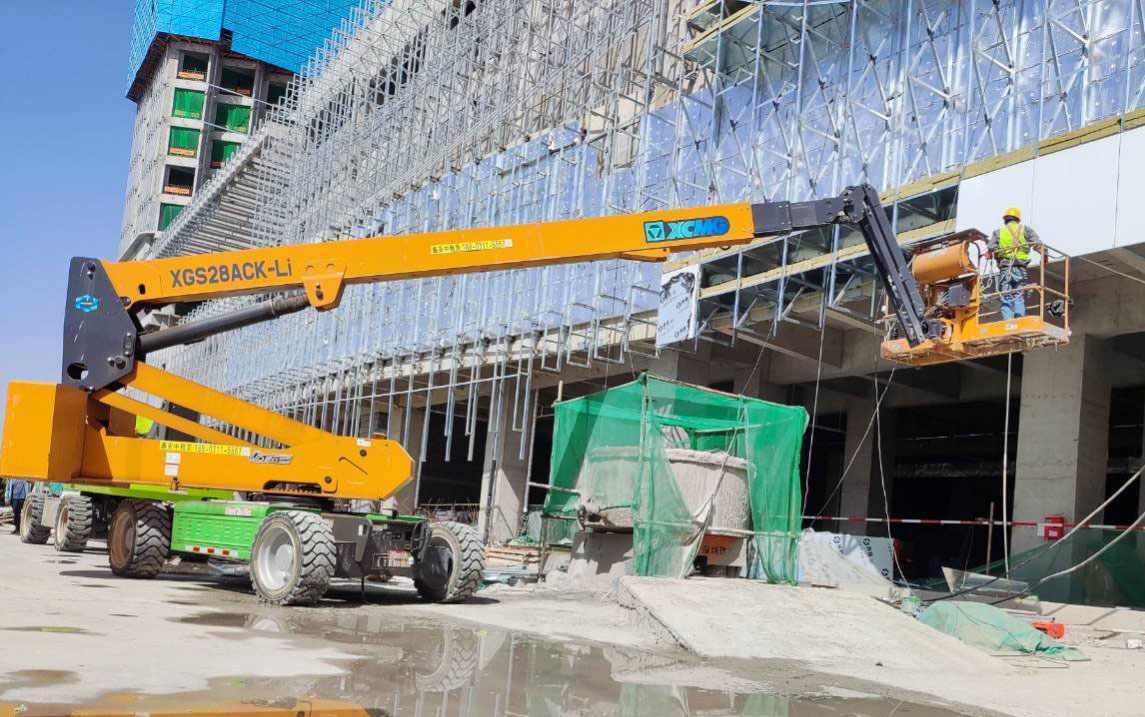 徐工高空利器，為河北邢臺(tái)某新能源廠(chǎng)房建設(shè) “加速”