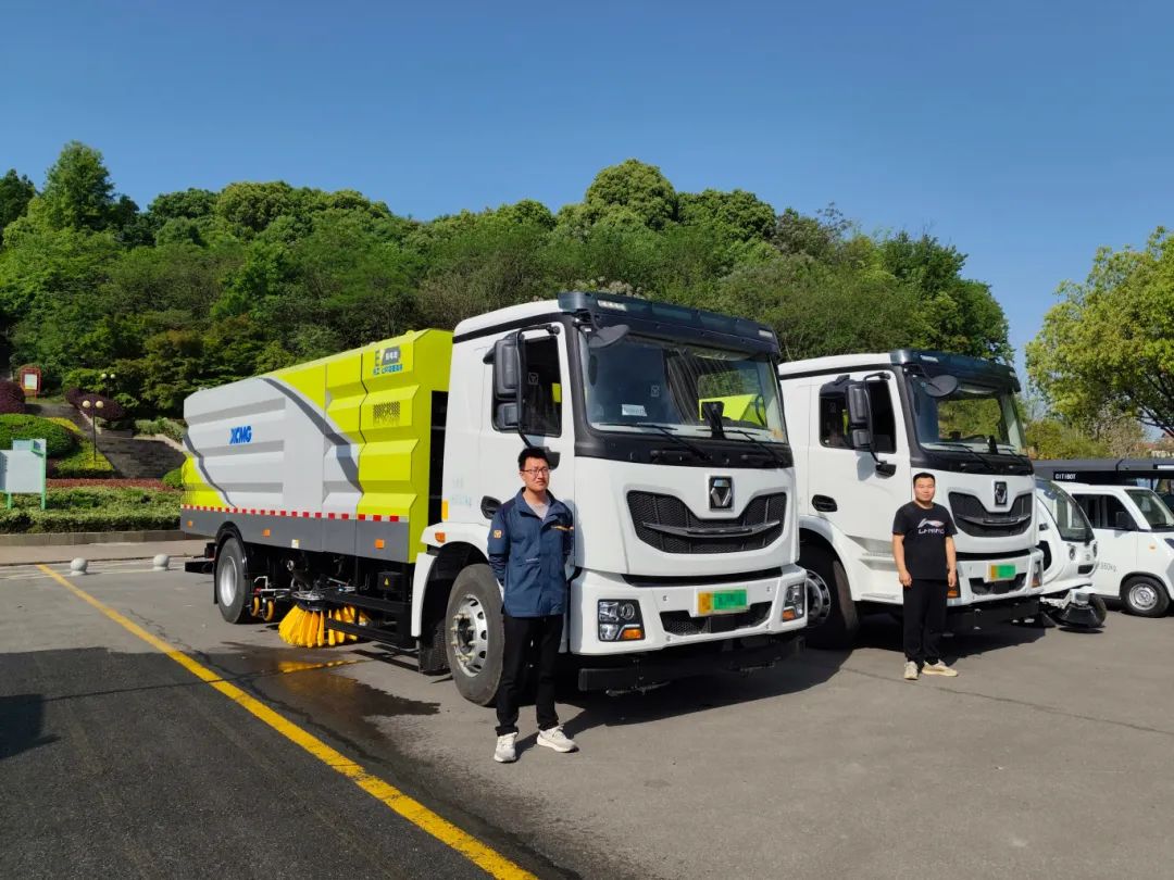 “綠”見(jiàn)安徽！徐工新能源產(chǎn)品亮相銅陵市道路清掃保潔現(xiàn)場(chǎng)會(huì)