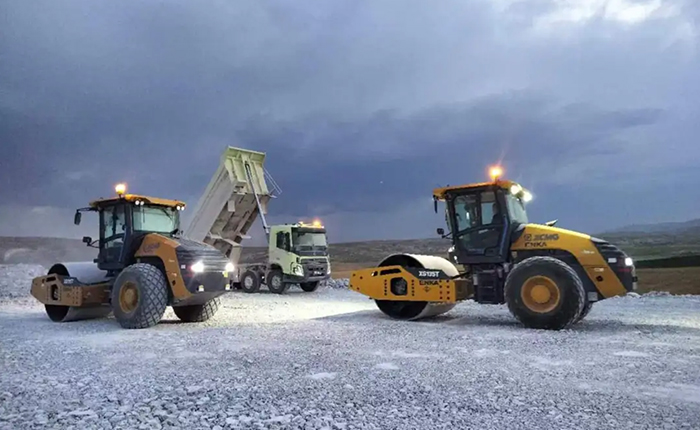 筑夢歐洲-土耳其：壓路機(jī)巖石填方壓實(shí)作業(yè)