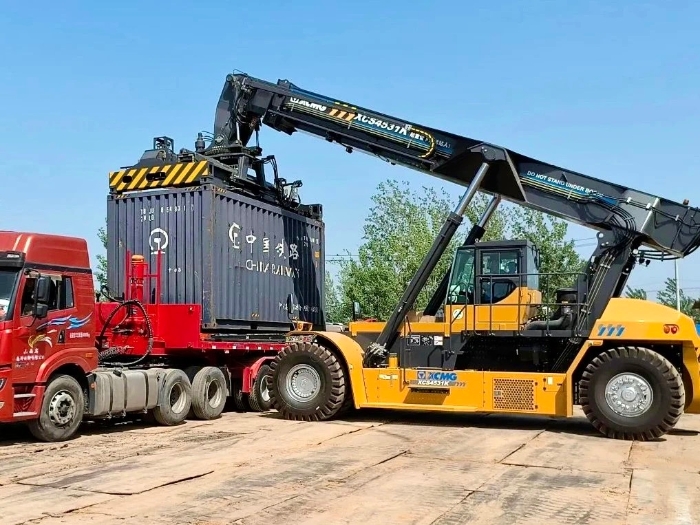 高效正面吊——散裝物料裝卸、輸送解決方案專家！