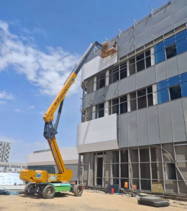 智穩(wěn)高效！徐工XGS22ACK-Li，蘭州機(jī)場(chǎng)上的綠色高效引擎