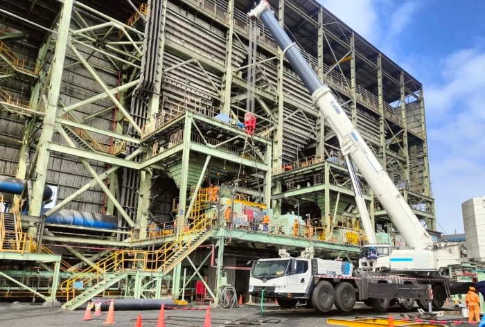 首臺！超大噸位XCA500BR落子首鋼鐵礦！