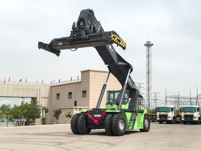 實(shí)力交付！徐工電動(dòng)正面吊助力綠色“一帶一路”