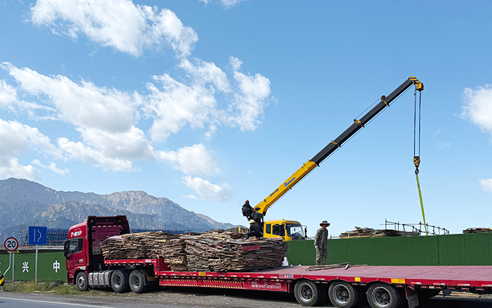 徐工 “鋼鐵力士” 亮劍西北，硬核吊裝火力全開(kāi)