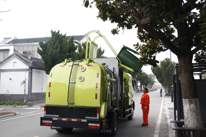 零碳收運(yùn)、高效閉環(huán) | 徐工純電動(dòng)餐廚垃圾車助力賈汪潘安湖綠色環(huán)衛(wèi)升級(jí)