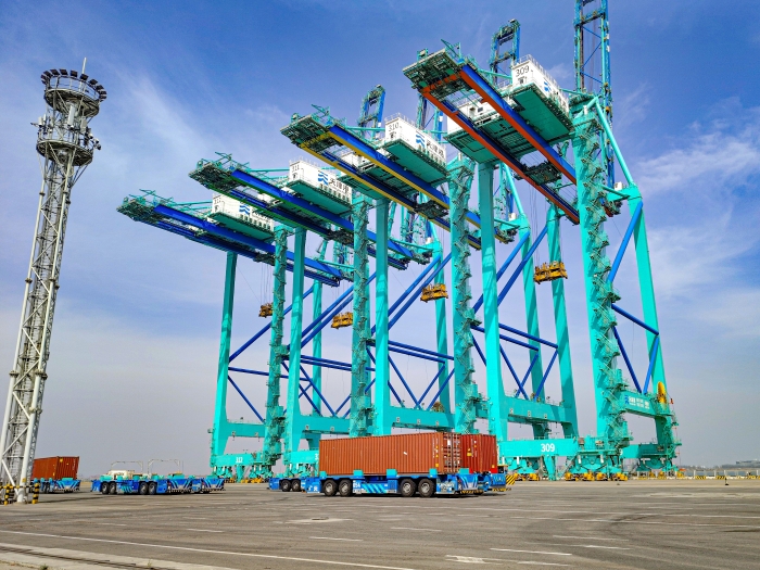 百臺(tái)集群，百萬(wàn)箱量！徐工AGV打造智慧港口“中國(guó)標(biāo)桿”