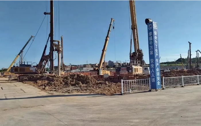 粘土 + 花崗巖地層 “攔路虎”？徐工 XR320E 旋挖鉆機(jī)高效破解助廈門(mén)軌交