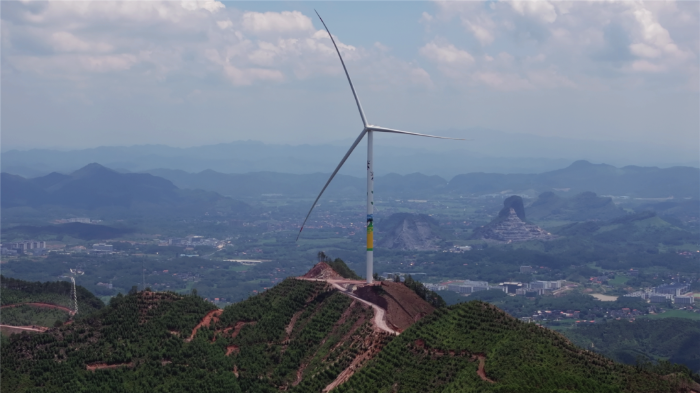 直面復(fù)雜工況，風(fēng)電吊裝豈可一招通用？徐工以全場(chǎng)景定制化方案，交出精準(zhǔn)答卷