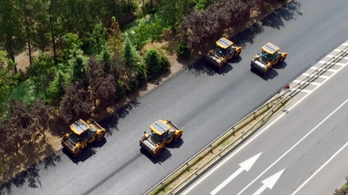 數(shù)智賦能 品質(zhì)養(yǎng)護(hù) | 連云港贛榆204國道養(yǎng)護(hù)大修工程應(yīng)用瀝青路面全結(jié)構(gòu)層無人化施工技術(shù)