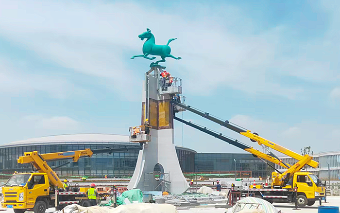 西北樞紐迎高峰！ 蘭州中川機(jī)場(chǎng)高空建設(shè)“顏值功臣”是徐工