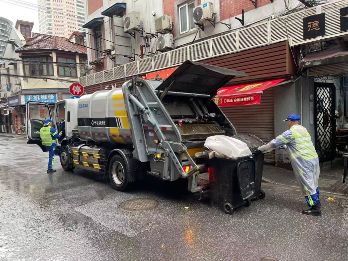 南京東路人流如織垃圾多？徐工XGH5120ZYSXBEV：輕松搞定！
