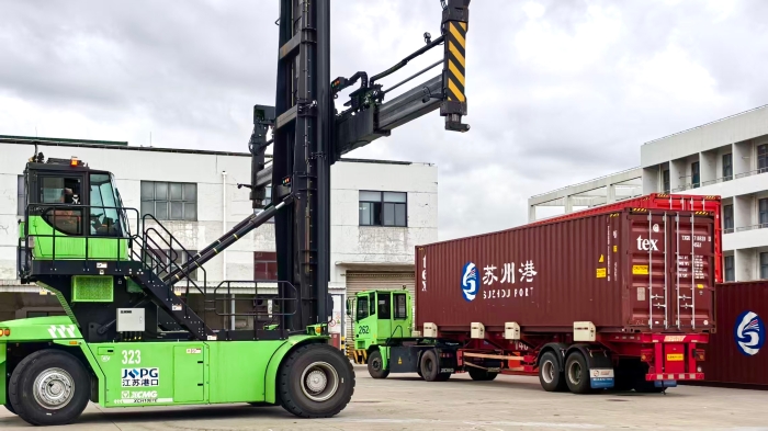 近零碳時(shí)代，港口何為？徐工以綠色成套解決方案破題