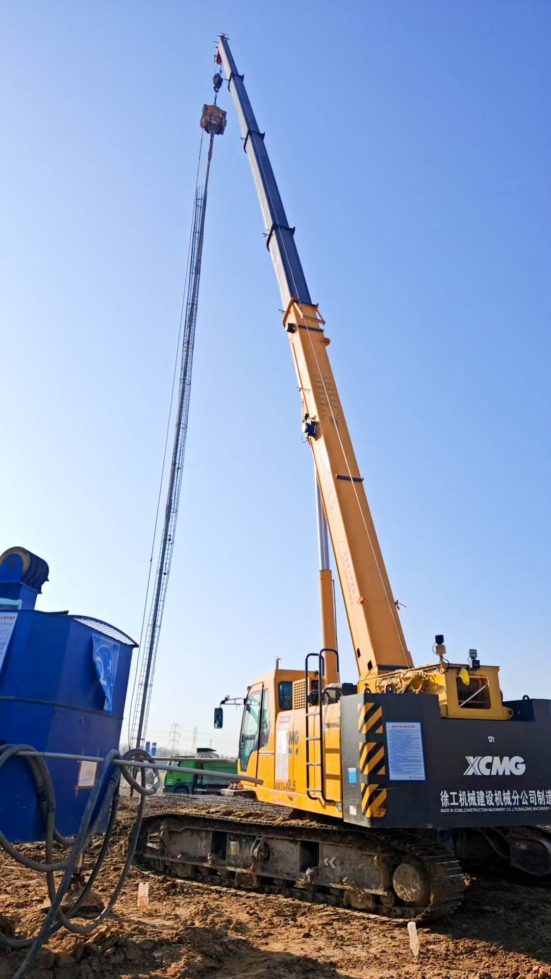 聽(tīng)說(shuō)工地來(lái)了個(gè)“巨能扛”？這波操作穩(wěn)了！XGTC30L5吊裝鋼筋籠現(xiàn)場(chǎng)紀(jì)實(shí)