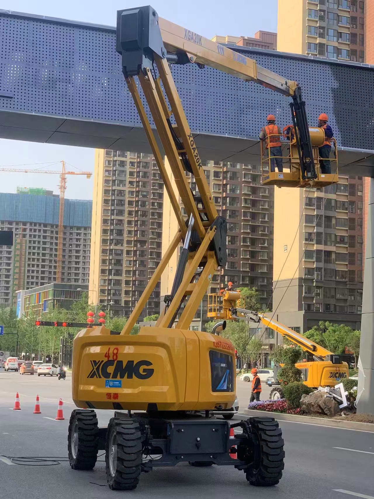 徐工XGA20K高空作業(yè)車(chē)“硬核助力”西安幸福林帶建設(shè)
