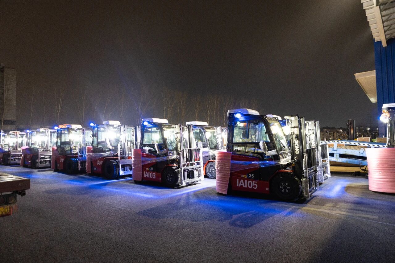 徐工高端定制叉車，場(chǎng)景化方案精準(zhǔn)適配印尼