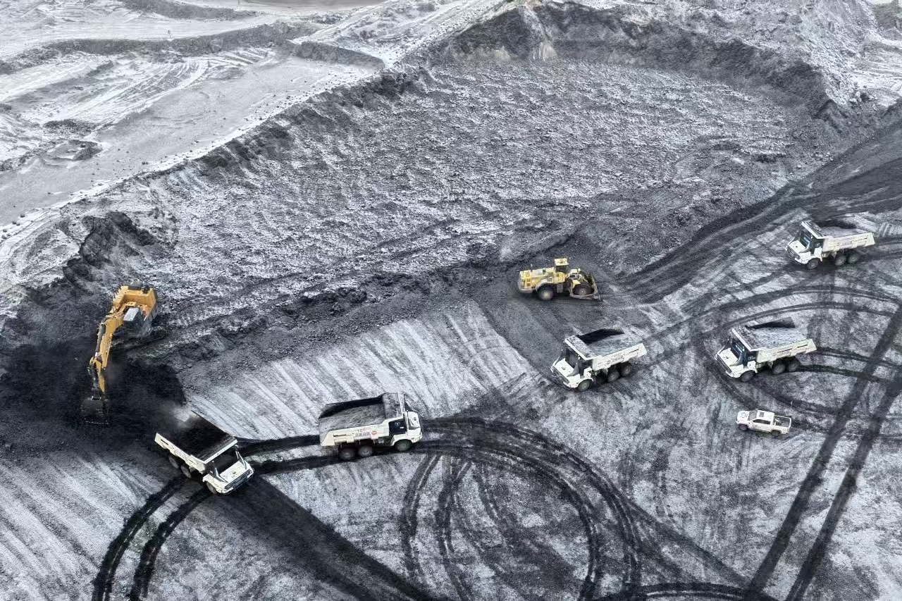 獲得成功！徐工無人純電礦卡在煤炭運(yùn)輸環(huán)節(jié)混行測試成效顯著