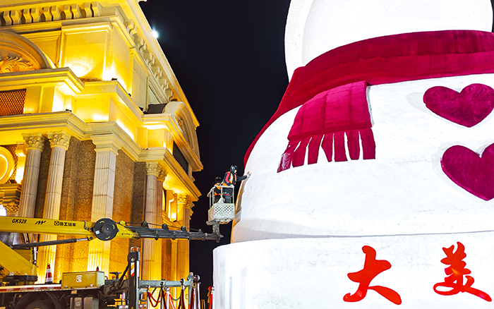 刷爆朋友圈的哈爾濱大雪寶，“空中造型師”是徐工高空作業(yè)車(chē)！