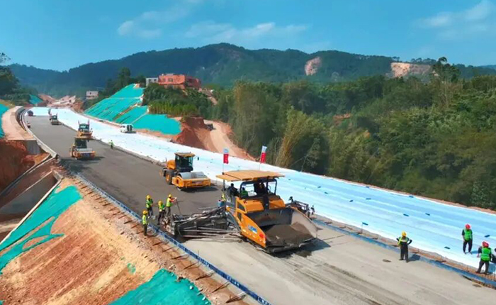 壓實(shí)跳出“憑經(jīng)驗(yàn)”，智能技術(shù)來 “把關(guān)”