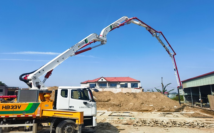 鐵臂擎筑新鄉(xiāng)村！徐工泵車(chē)“一臂到位”賦能滄州農(nóng)居煥新程