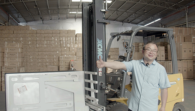 【客戶證言】“下一臺(tái)電動(dòng)叉車，還選徐工鯤鵬！”