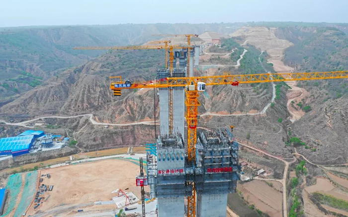 超級(jí)工程 | 徐工塔機(jī)陜甘群嶺架長(zhǎng)虹