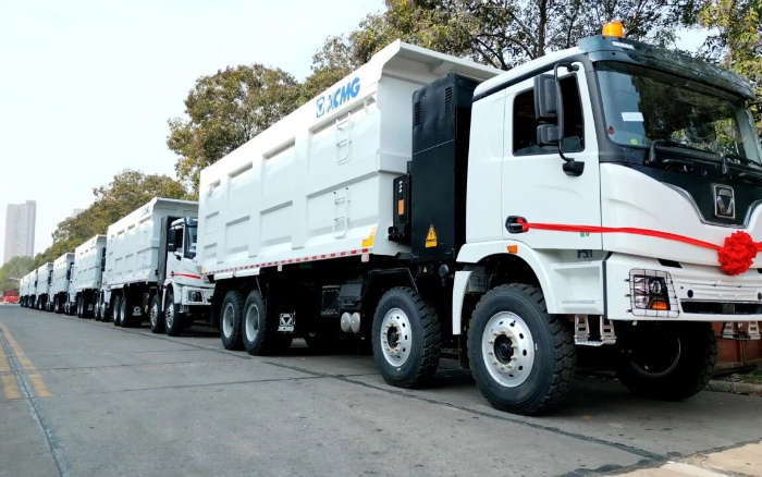 徐工純電動自卸車列隊(duì)出海，助力當(dāng)?shù)孛禾窟\(yùn)輸綠色轉(zhuǎn)型